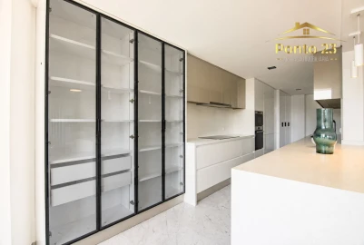 Apartamento T4 para Venda em Funchal (Se)