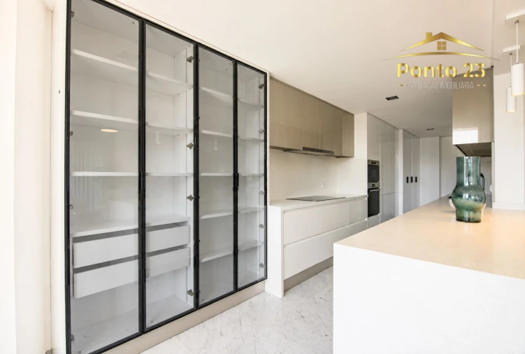 Apartamento T4 para Venda em Funchal (Se) Foto 4