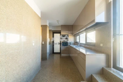 Apartamento T5 para Venda em Matosinhos e Leça da Palmeira