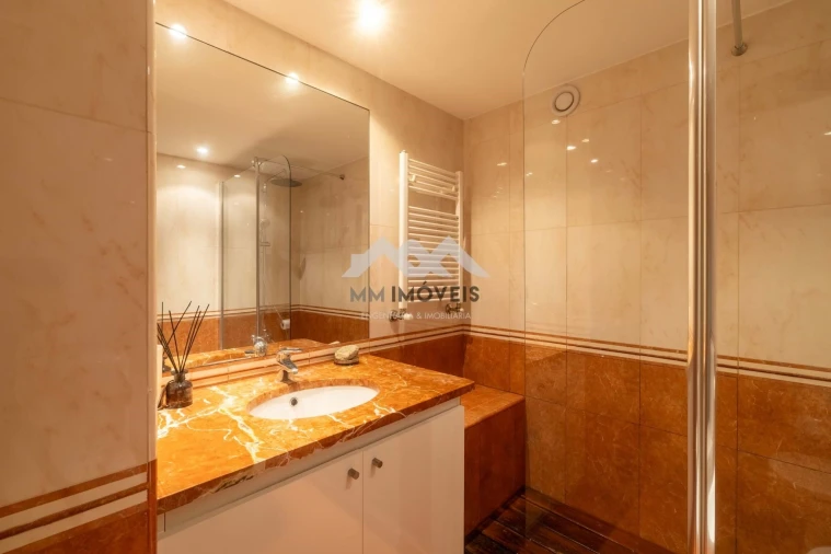 Apartamento T5 para Venda em Matosinhos e Leça da Palmeira Foto 27