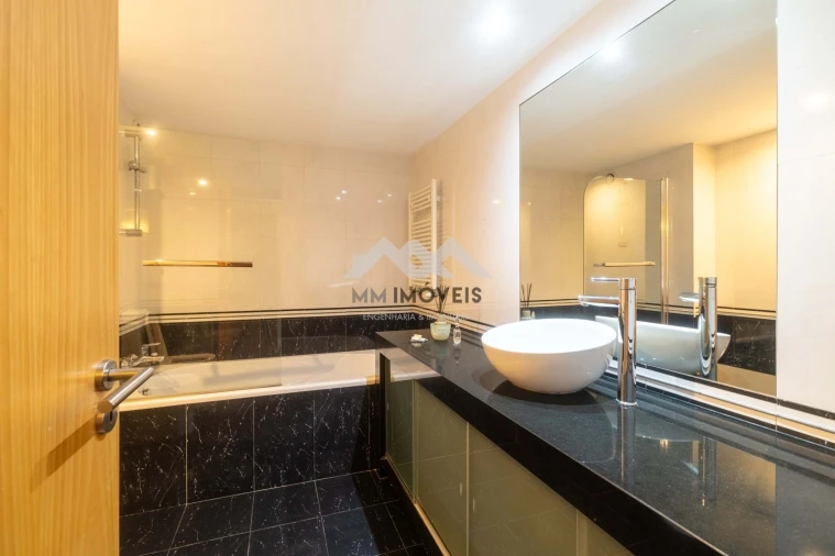 Apartamento T5 para Venda em Matosinhos e Leça da Palmeira Foto 22