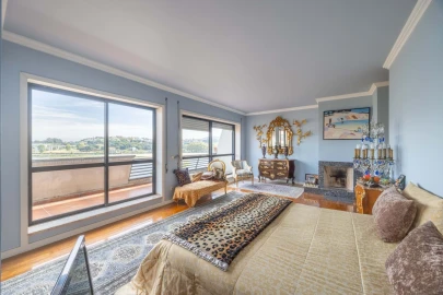 Apartamento T5 para Venda em Campanhã