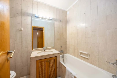Apartamento T5 para Venda em Campanhã