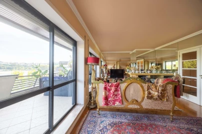 Apartamento T5 para Venda em Campanhã