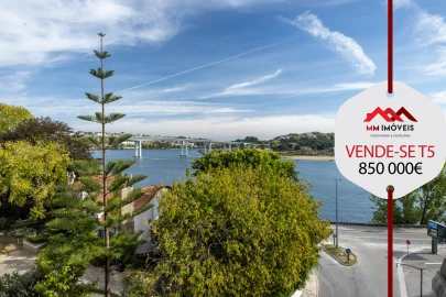 Apartamento T5 para Venda em Campanhã