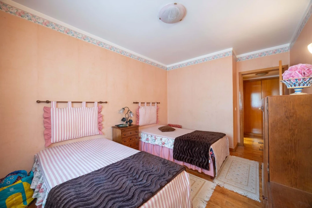Apartamento T5 para Venda em Campanhã Foto 31