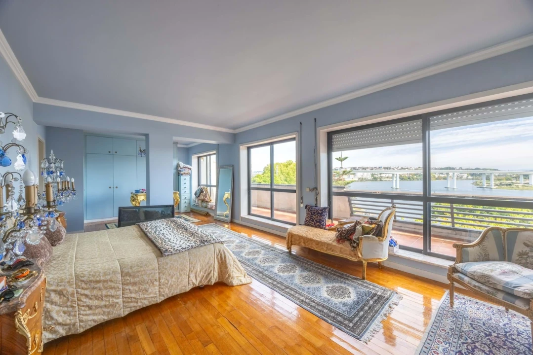 Apartamento T5 para Venda em Campanhã Foto 9