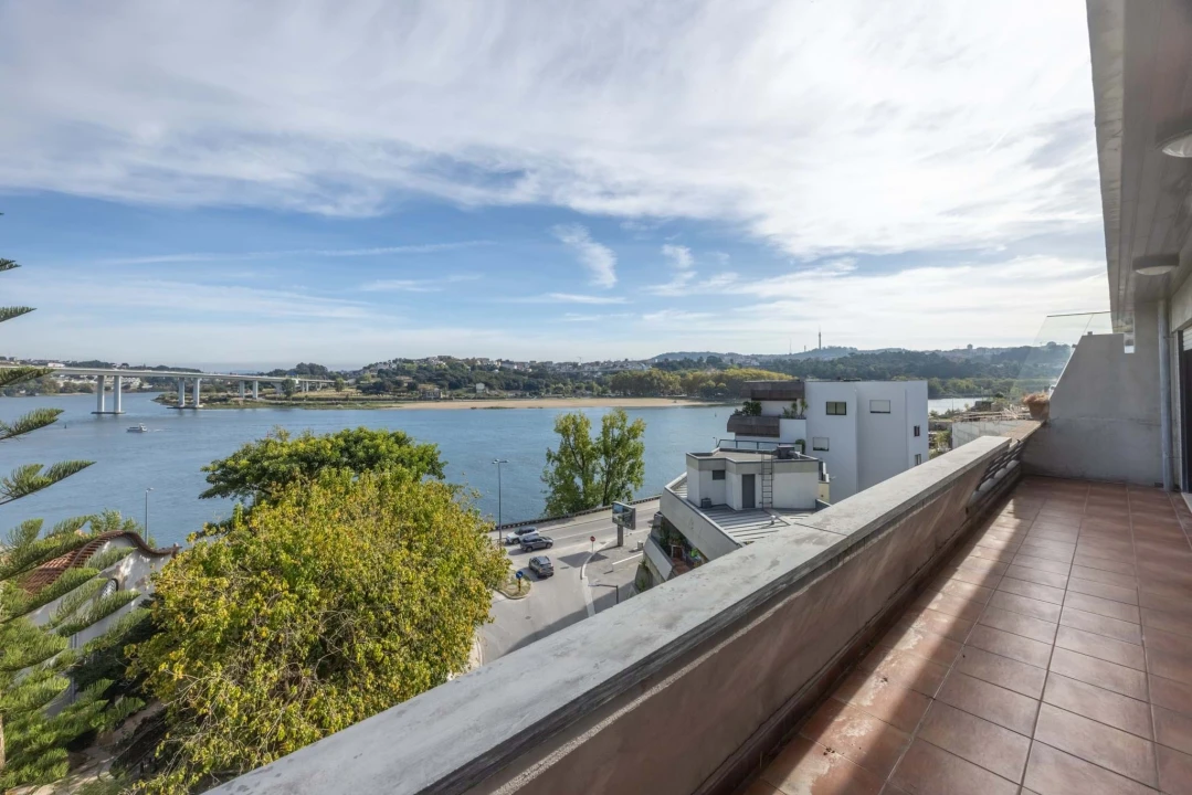 Apartamento T5 para Venda em Campanhã Foto 7