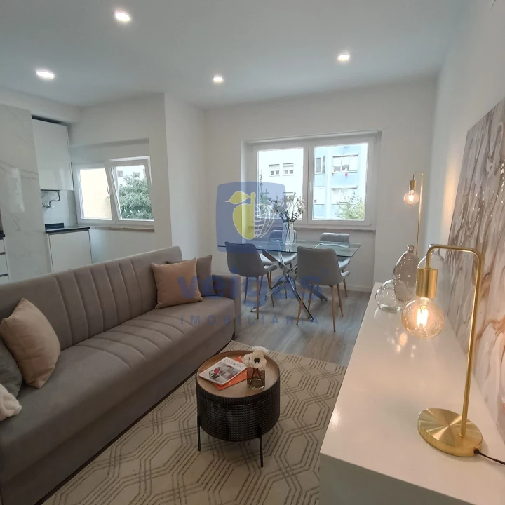 Apartamento T3 para Venda em Benfica Foto 1