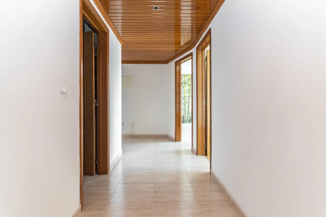 Apartamento T2 para Venda em Agualva e Mira-Sintra Foto 18