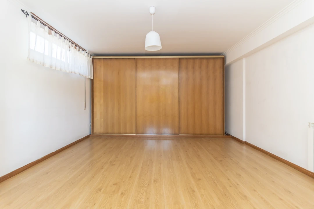 Apartamento T2 para Venda em Agualva e Mira-Sintra Foto 33