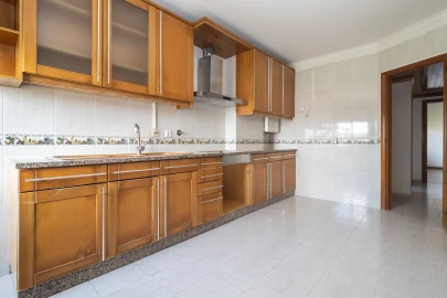 Apartamento T2 para Venda em Agualva e Mira-Sintra