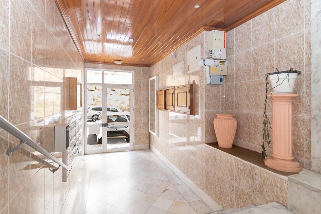 Apartamento T2 para Venda em Agualva e Mira-Sintra Foto 40