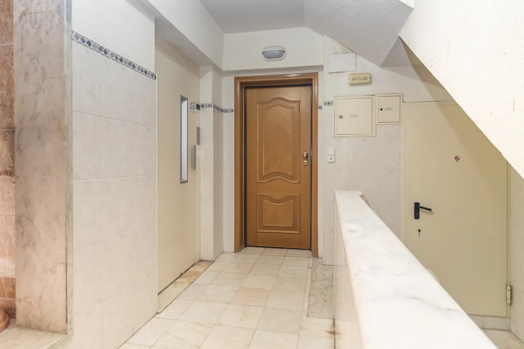 Apartamento T2 para Venda em Agualva e Mira-Sintra Foto 14