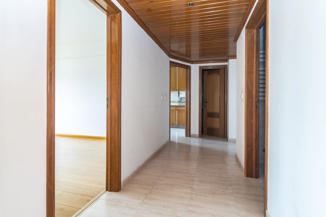 Apartamento T2 para Venda em Agualva e Mira-Sintra Foto 15