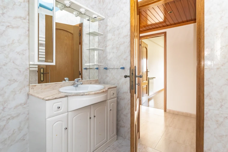 Apartamento T2 para Venda em Agualva e Mira-Sintra Foto 24