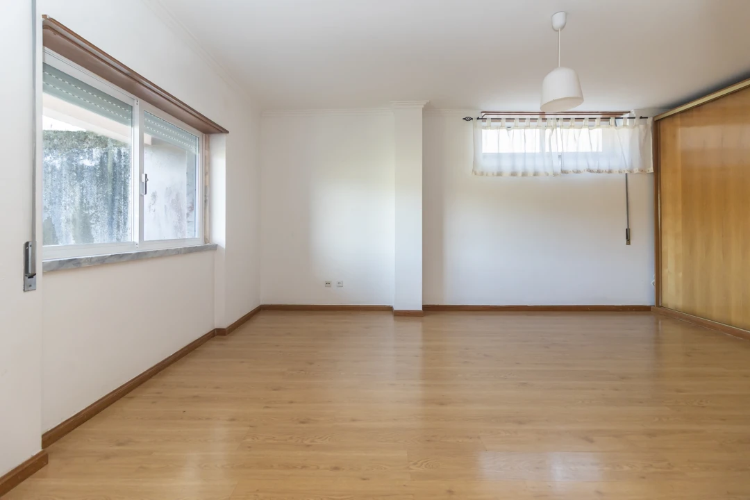 Apartamento T2 para Venda em Agualva e Mira-Sintra Foto 32
