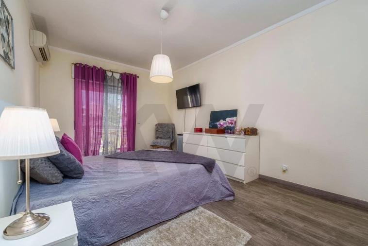 Apartamento T2 para Venda em Olhão Foto 13