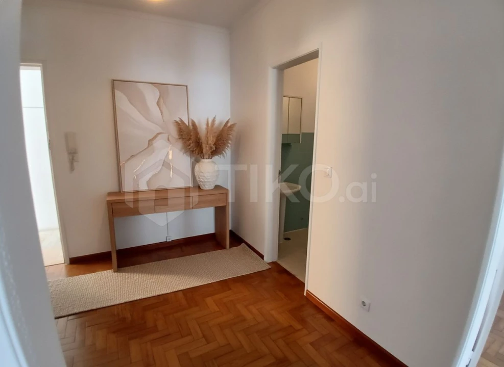 Apartamento T1 para Venda em Algés, Linda-A-Velha e Cruz Quebrada-Dafundo Foto 1