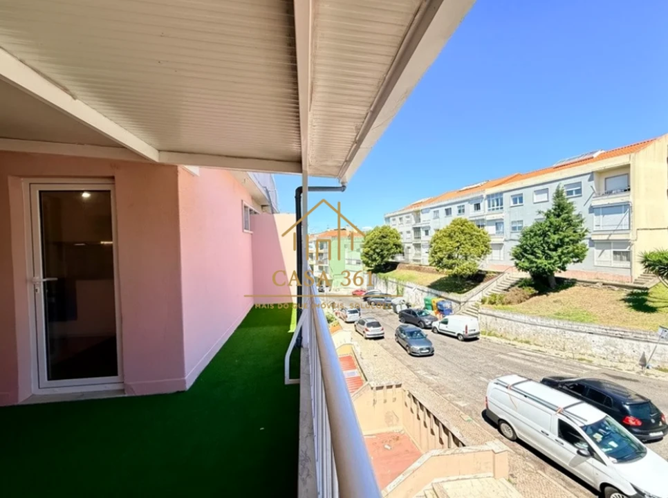 Apartamento T2 para Venda em Agualva e Mira-Sintra Foto 15