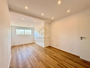 Apartamento T2 para Venda em Agualva e Mira-Sintra