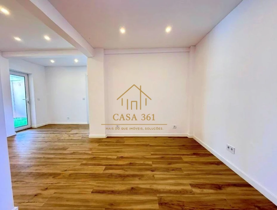 Apartamento T2 para Venda em Agualva e Mira-Sintra Foto 8