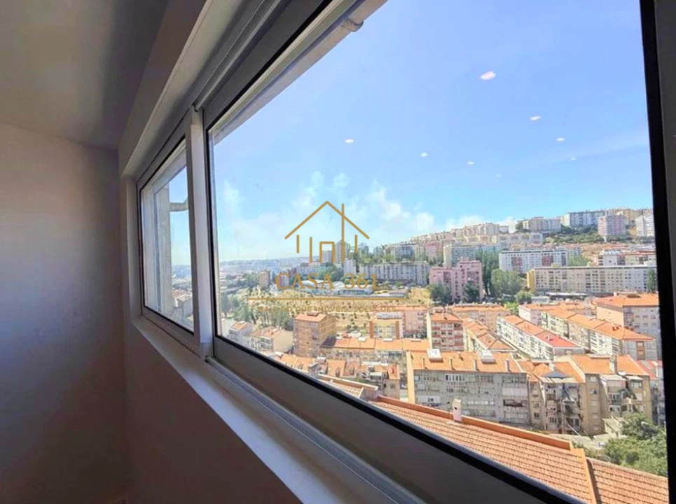 Apartamento T2 para Venda em Agualva e Mira-Sintra Foto 12