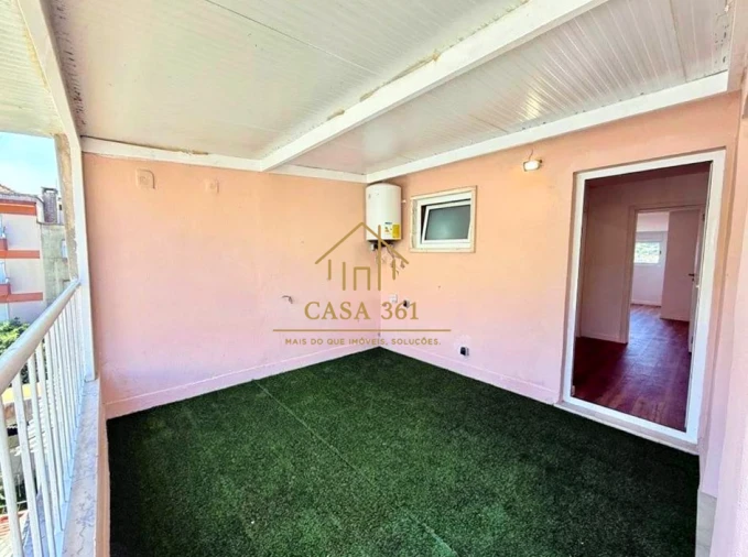 Apartamento T2 para Venda em Agualva e Mira-Sintra Foto 17