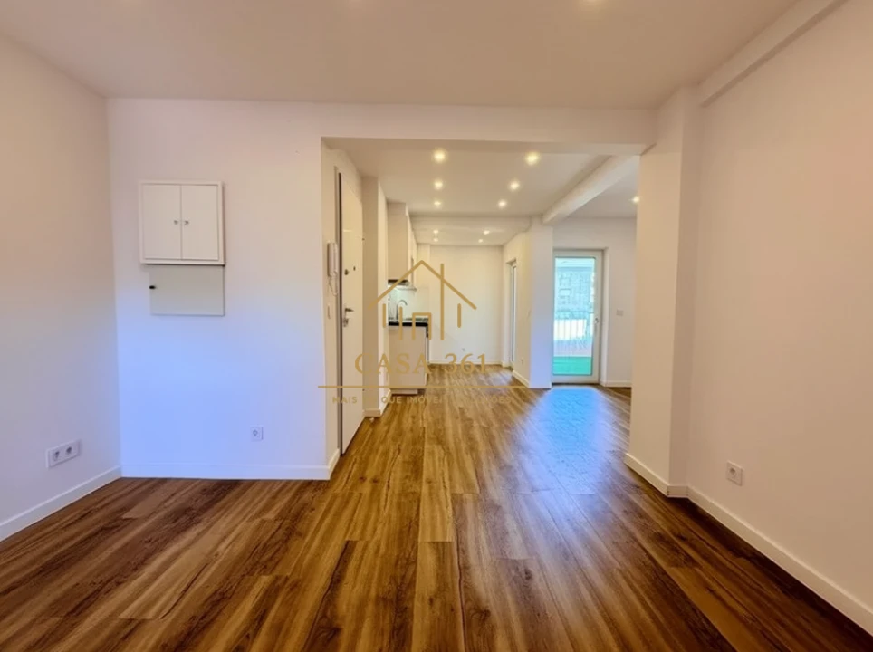 Apartamento T2 para Venda em Agualva e Mira-Sintra Foto 5