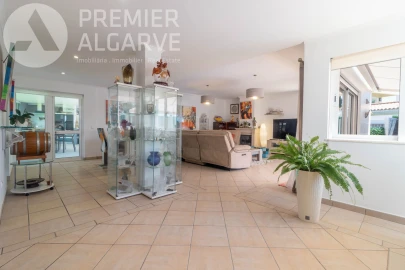 Moradia T4 para Venda em Almancil