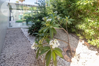 Moradia T4 para Venda em Almancil