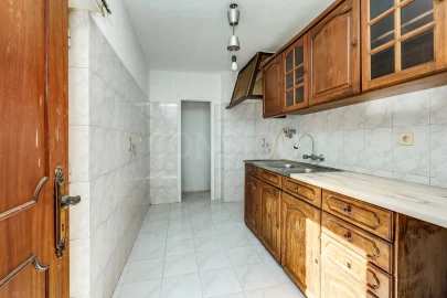 Apartamento T2 para Venda em Massamá e Monte Abraão