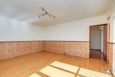 Apartamento T2 para Venda em Massamá e Monte Abraão