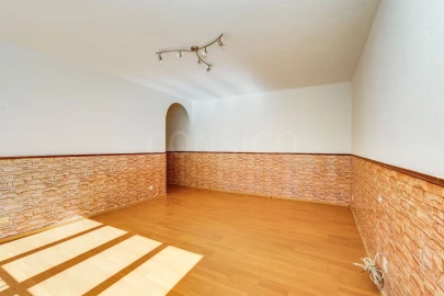 Apartamento T2 para Venda em Massamá e Monte Abraão