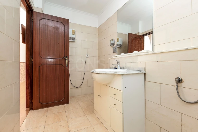 Apartamento T2 para Venda em Massamá e Monte Abraão Foto 20