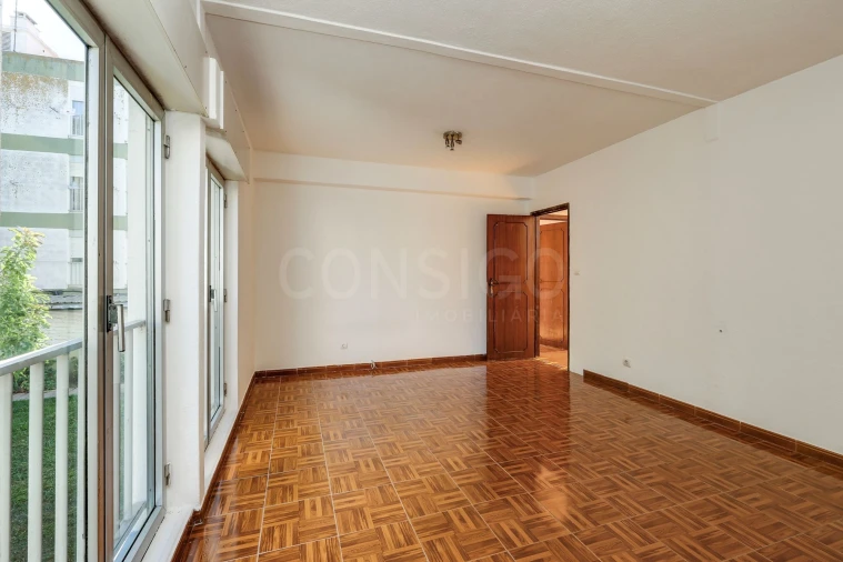 Apartamento T2 para Venda em Massamá e Monte Abraão Foto 12