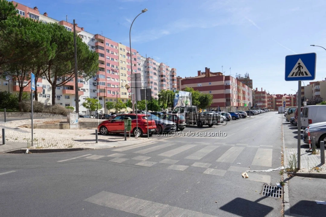Loja para Arrendamento em Venteira Foto 42