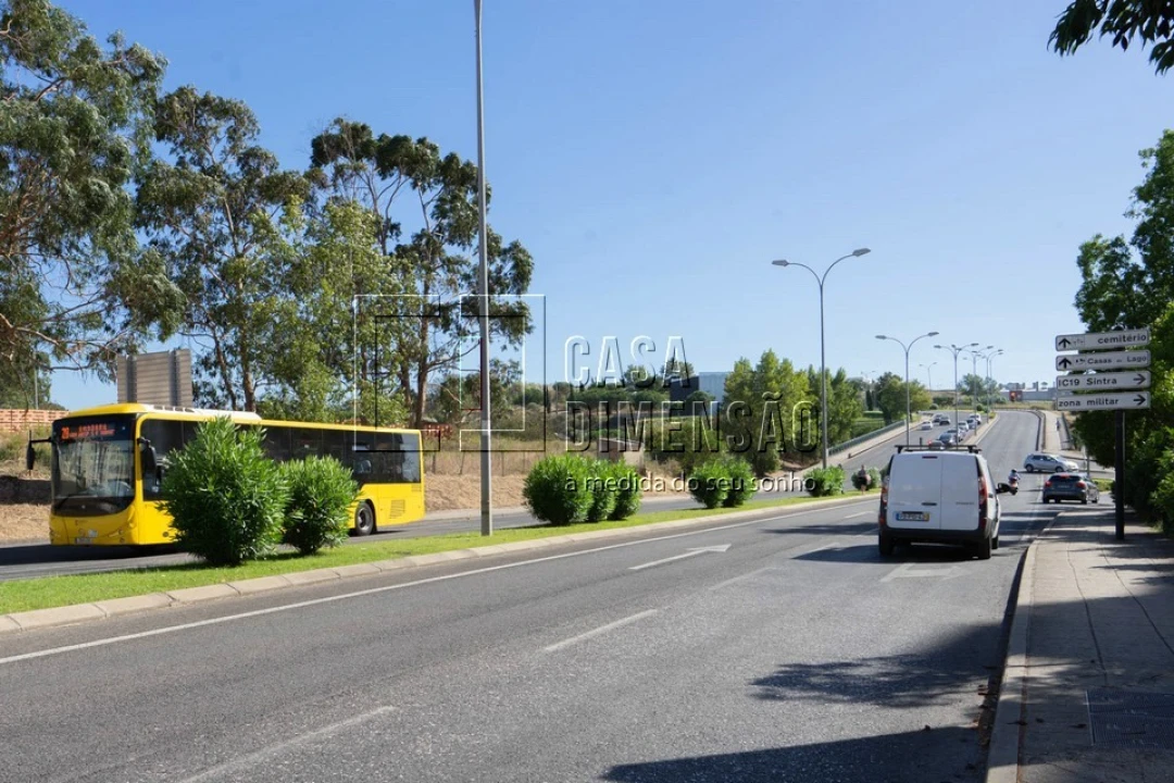 Loja para Arrendamento em Venteira Foto 46