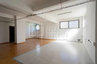 Loja para Arrendamento em Venteira