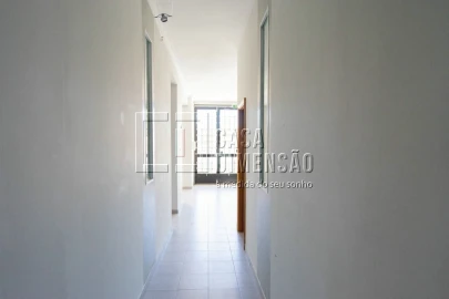 Loja para Arrendamento em Venteira