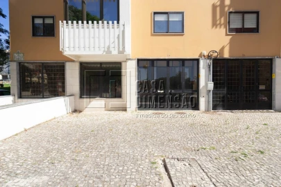 Loja para Arrendamento em Venteira
