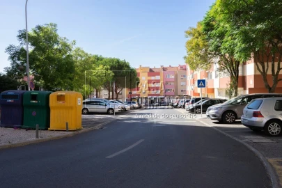 Loja para Arrendamento em Venteira