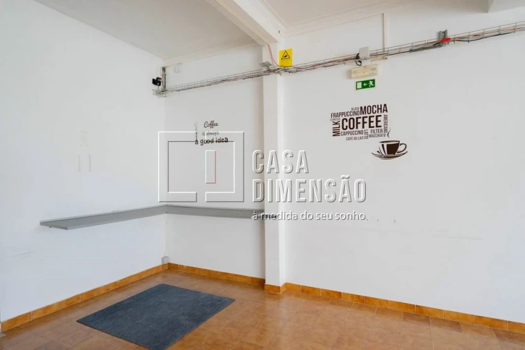 Loja para Arrendamento em Venteira Foto 33