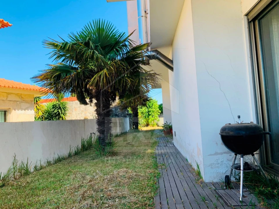 Moradia T4 para Venda em Belinho e Mar Foto 6