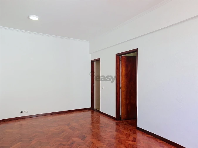 Apartamento T2 para Venda em Funchal (Se) Foto 5