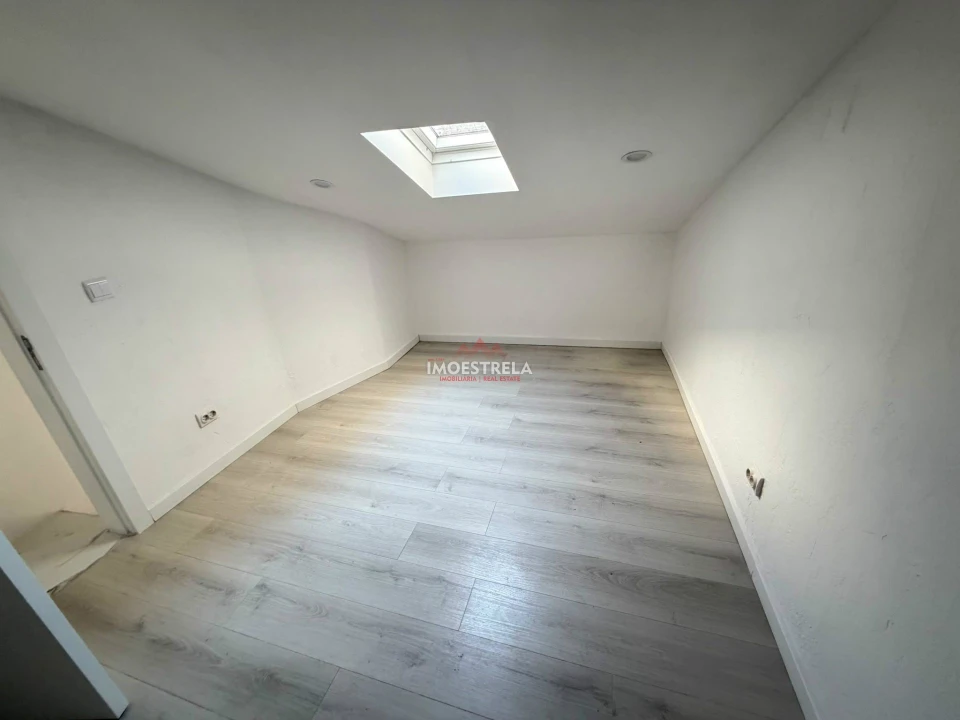 Moradia T3 para Venda em Vila Nova de Tazem Foto 12
