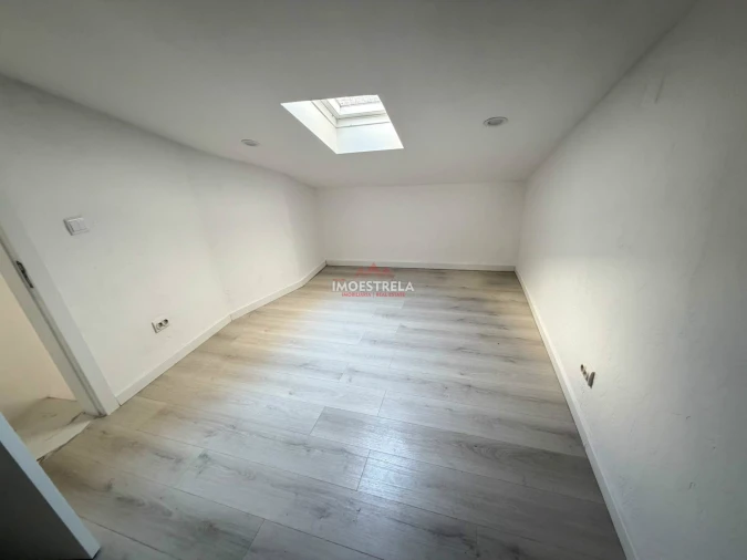 Moradia T3 para Venda em Vila Nova de Tazem Foto 12