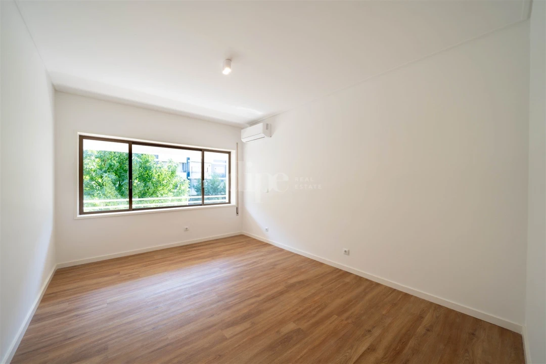 Apartamento T2 para Venda em Azurem Foto 13