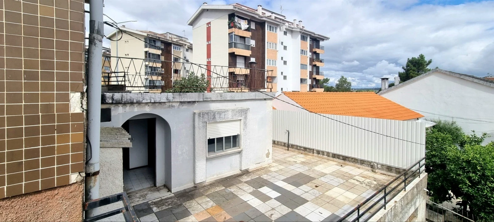 Moradia T10 para Venda em Santo Antonio dos Olivais Foto 34