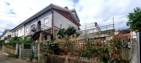 Moradia T10 para Venda em Santo Antonio dos Olivais
